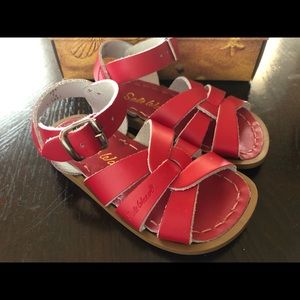 Salt Water Sandals in Red, size 6 EUC